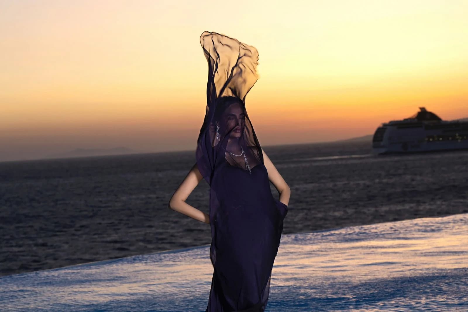 Hero background for the Diamond Jewellery page.